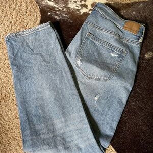 American Eagle | Distressed Blue Jeans